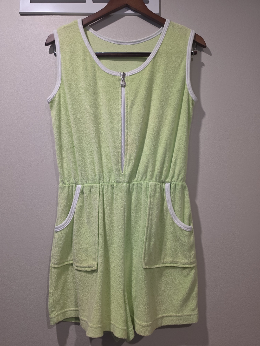 ​Vintage 70s/80s Lime Green Terry Cloth Romper Seashell Zip - Picture 2 of 5